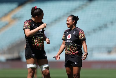 260626 - Wales Womens Rugby Captains Run at Twickenham ahead of their game against the Barbarians tomorrow - Jenna Devera
