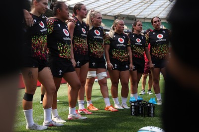 260626 - Wales Womens Rugby Captains Run at Twickenham ahead of their game against the Barbarians tomorrow - Wales team huddle