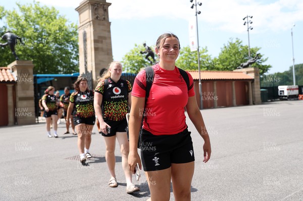 260626 - Wales Womens Rugby Captains Run at Twickenham ahead of their game against the Barbarians tomorrow - Branwen Metcalfe