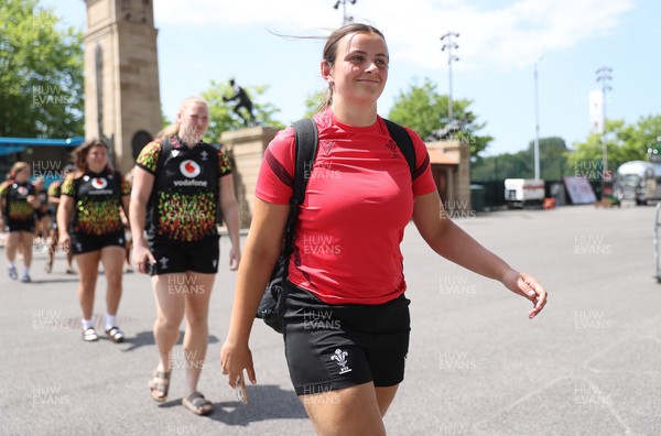 260626 - Wales Womens Rugby Captains Run at Twickenham ahead of their game against the Barbarians tomorrow - Branwen Metcalfe