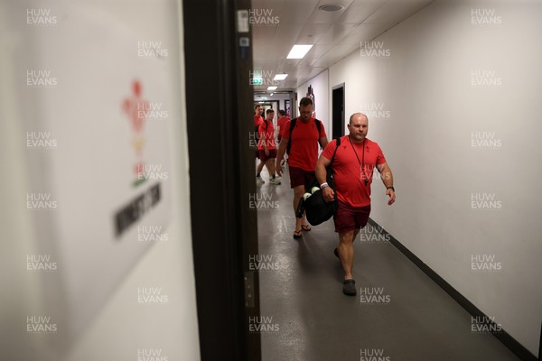 260626 - Wales Womens Rugby Captains Run at Twickenham ahead of their game against the Barbarians tomorrow - Head Coach Sean Lynn