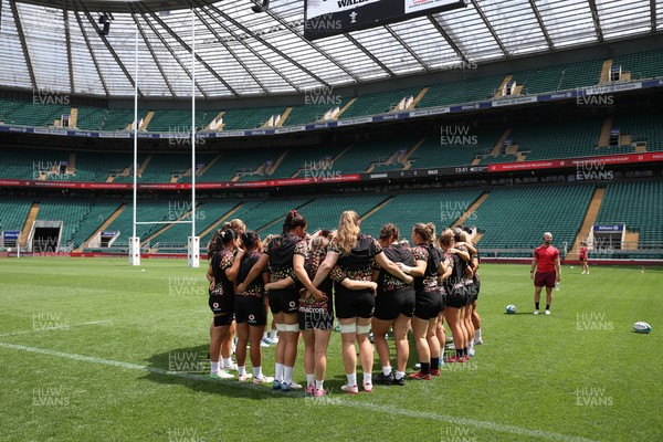 260626 - Wales Womens Rugby Captains Run at Twickenham ahead of their game against the Barbarians tomorrow - Wales team huddle