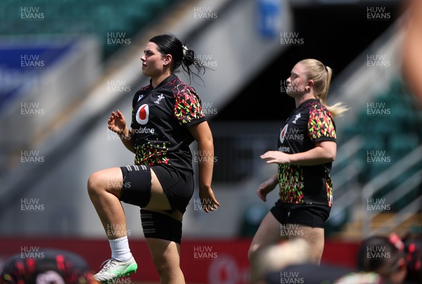 260626 - Wales Womens Rugby Captains Run at Twickenham ahead of their game against the Barbarians tomorrow - Lucy Isaac