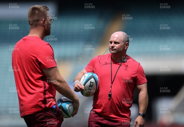 260626 - Wales Womens Rugby Captains Run at Twickenham ahead of their game against the Barbarians tomorrow - Head Coach Sean Lynn