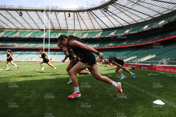 260626 - Wales Womens Rugby Captains Run at Twickenham ahead of their game against the Barbarians tomorrow - Nel Metcalfe