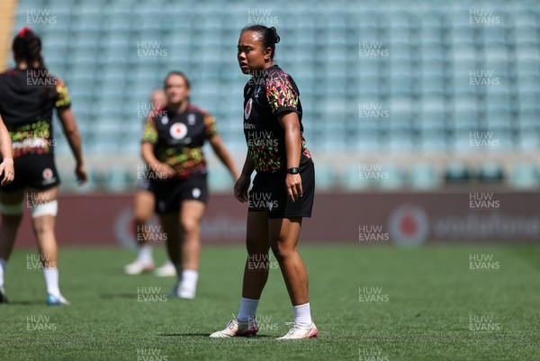 260626 - Wales Womens Rugby Captains Run at Twickenham ahead of their game against the Barbarians tomorrow - Jenna Devera