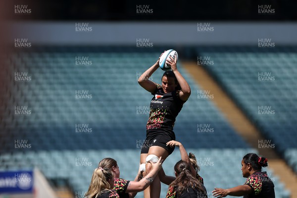 260626 - Wales Womens Rugby Captains Run at Twickenham ahead of their game against the Barbarians tomorrow - Branwen Metcalfe