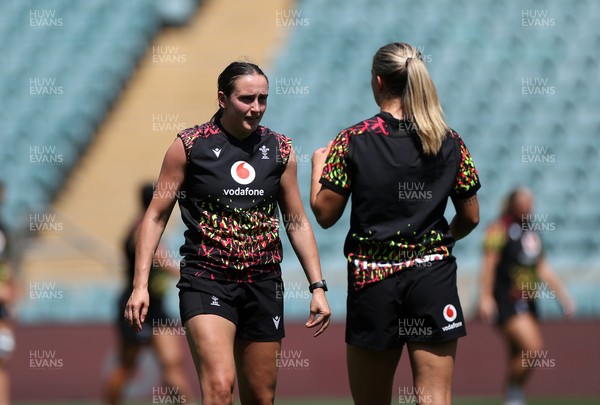 260626 - Wales Womens Rugby Captains Run at Twickenham ahead of their game against the Barbarians tomorrow - Nel Metcalfe