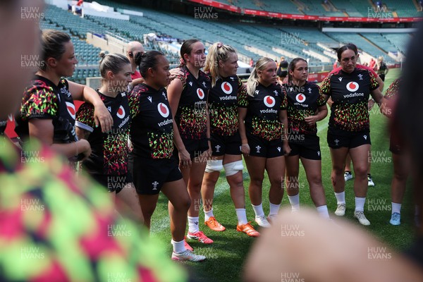 260626 - Wales Womens Rugby Captains Run at Twickenham ahead of their game against the Barbarians tomorrow - Wales team huddle