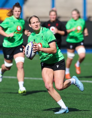 250926 Wales Women Captain’s Run - Carys Cox during Captains Run at Cardiff Arms Park ahead of the WXV match against the USA