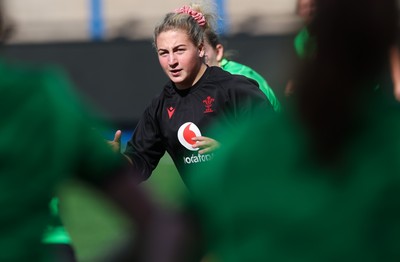 250926 Wales Women Captain’s Run - Molly Reardon during Captains Run at Cardiff Arms Park ahead of the WXV match against the USA