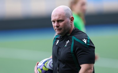250926 Wales Women Captain’s Run - Sean Lynn, Wales Head coach during Captains Run at Cardiff Arms Park ahead of the WXV match against the USA