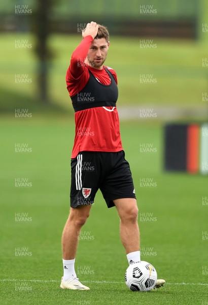 051020 - Wales Football Training - Ben Davies during training
