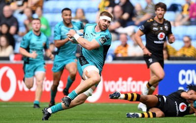 120921 - Wasps v Dragons - Preseason Friendly - Aaron Wainwright of Dragons gets into space