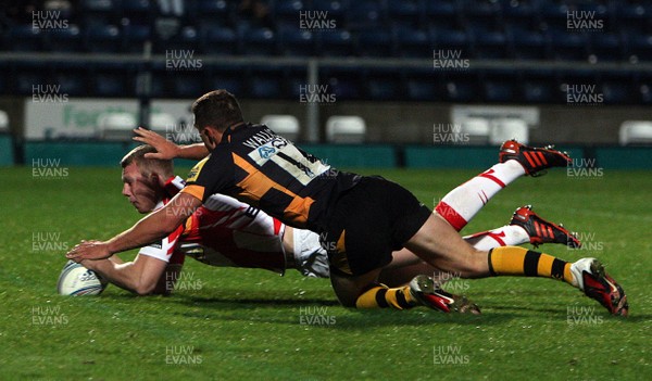 131012 London Wasps v Dragons - Amlin Challenge Cup - Jack Dixon scores a try for the Dragons