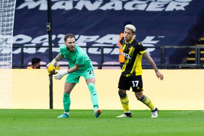 030224 - Watford v Cardiff City - Sky Bet League Championship - Jak Alnwick of Cardiff City passes the ball