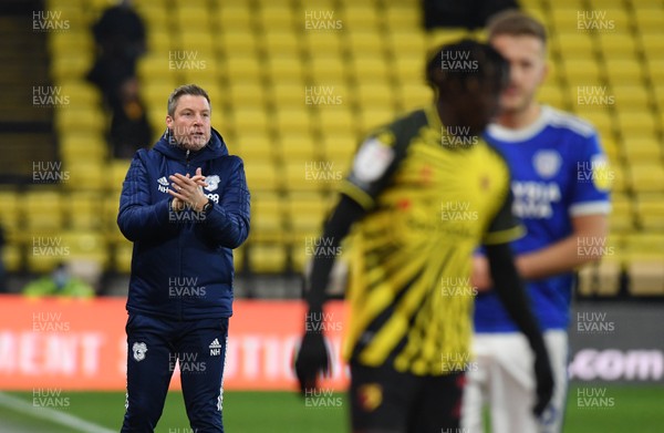 051220 - Watford v Cardiff City - Sky Bet Championship - Cardiff City manager Neil Harris shouts instructions to his team from the technical area