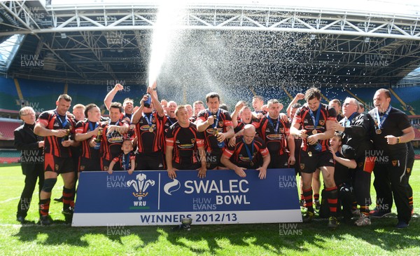 040513 - Wattstown v Fishguard & Goodwick - SWALEC Bowl Final -Wattstown players celebrate winning the SWALEC Bowl 