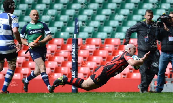 040513 - Wattstown v Fishguard & Goodwick - SWALEC Bowl Final -Richie Lewis of Wattstown scores try 