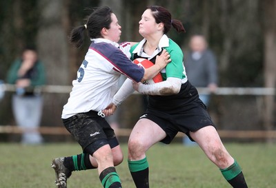 28.03.10 ... Waunarlwydd v Seven Sisters, WRU Women's National Plate Final 2009-10. -  Action from the plate final between Waunarlwydd (white shirts) and Seven Sisters 