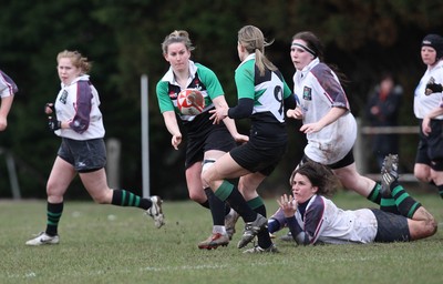 28.03.10 ... Waunarlwydd v Seven Sisters, WRU Women's National Plate Final 2009-10. -  Action from the plate final between Waunarlwydd (white shirts) and Seven Sisters 