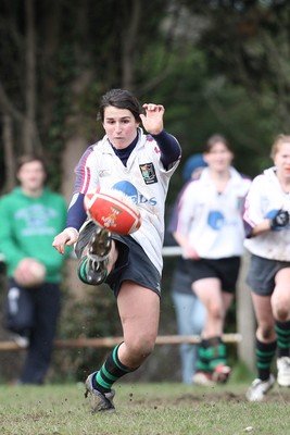 28.03.10 ... Waunarlwydd v Seven Sisters, WRU Women's National Plate Final 2009-10. -  Action from the plate final between Waunarlwydd (white shirts) and Seven Sisters 