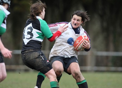 28.03.10 ... Waunarlwydd v Seven Sisters, WRU Women's National Plate Final 2009-10. -  Action from the plate final between Waunarlwydd (white shirts) and Seven Sisters 