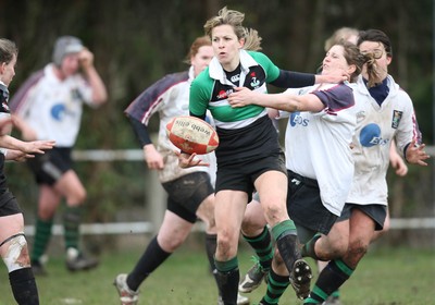 28.03.10 ... Waunarlwydd v Seven Sisters, WRU Women's National Plate Final 2009-10. -  Seven Sisters' Layla John charges forward 