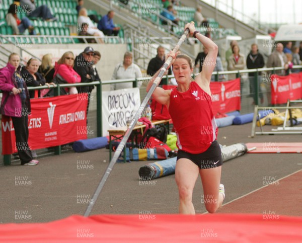 040612 Welsh Athletics Diamond Jubilee Championships -Sally Peake competes in the pole vault 