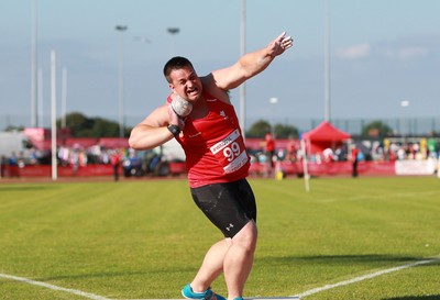 150714 - Welsh Athletics International held at the Cardiff International Sports Stadium - Gareth Winter in the shot-put