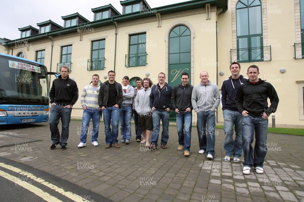 18.05.09  Welsh based Lions leave Vale of Glamorgan Hotel... L-r Alun Wyn Jones, Matthew Rees, Jamie Roberts, Andy Powell, Mike Phillips, Adam Jones, Gethin Jenkins, Stephen Jones, Martyn Williams, Tommy Bowe and Shane Williams leave the Vale of Glamorgan Hotel for the journey to the Lions HQ near London. 