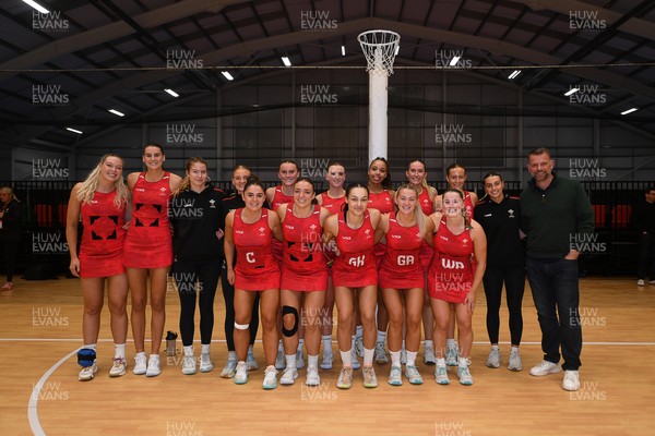 221125 - Welsh Feathers v Zimbabwe Gems - International Netball Match - Wales team picture