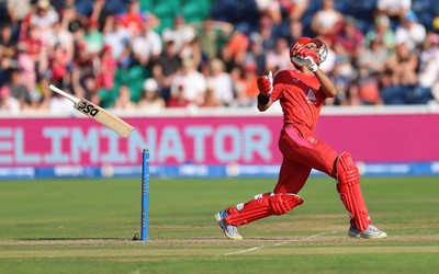 120826 - Welsh Fire Women v London Spirit Women, The Hundred - Rachin Ravindra of Welsh Fire loses his bat as he plays a shot and is caught by David Willey