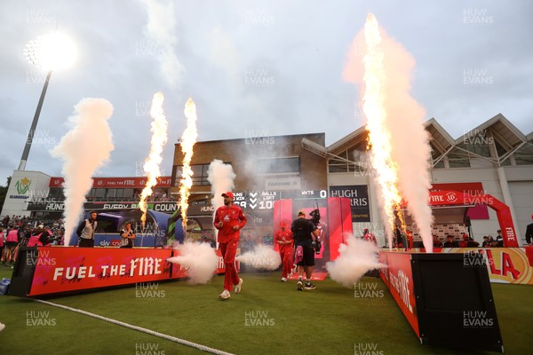 250726 - Welsh Fire v MI London - The Hundred - Welsh Fire run out onto the field