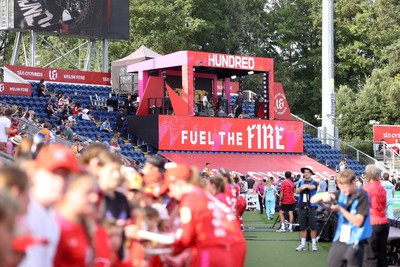 030826 - Welsh Fire v Southern Brave - The Hundred - Feeder perform at the ground