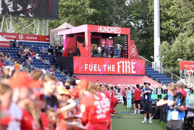 030826 - Welsh Fire v Southern Brave - The Hundred - Feeder perform at the ground