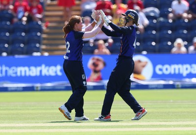 120826 - Welsh Fire Women v London Spirit Women, The Hundred - Nadine de Klerk of London Spirit celebrates with Amy Jones of London Spirit after she bowls out Sarah Bryce of Welsh Fire