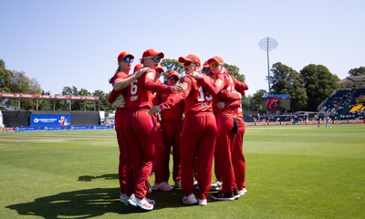 120826 - Welsh Fire Women v London Spirit Women, The Hundred - Welsh Fire huddle up as they look to defend their total off 138