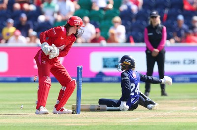 120826 - Welsh Fire Women v London Spirit Women, The Hundred - Charlie Dean of London Spirit survives a runout from Sarah Bryce of Welsh Fire