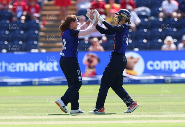 120826 - Welsh Fire Women v London Spirit Women, The Hundred - Nadine de Klerk of London Spirit celebrates with Amy Jones of London Spirit after she bowls out Sarah Bryce of Welsh Fire