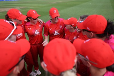 250726 - Welsh Fire Women v MI London Women - The Hundred - Team huddle