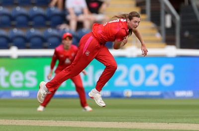 030826 - Welsh Fire Women v Southern Brave Women - The Hundred - Grace Potts of Welsh Fire bowling
