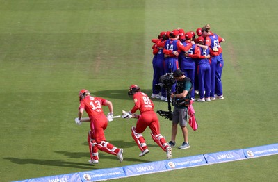 030826 - Welsh Fire Women v Southern Brave Women - The Hundred - Welsh Fire come onto the field for the second innings