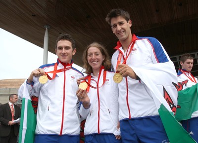 26.08.08 Wales gold medal winners at celebration as Wales' Olympic athletes arrive at the National Assembly's Sennedd building in Cardiff Bay L-R: Geriant Thomas, Nicole Cooke, Tom James 