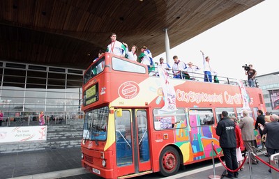 26.08.08 Wales' Olympic athletes arrive at celebration in Cardiff Bay 