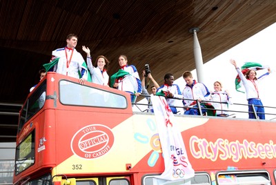 26.08.08 Wales' Olympic athletes arrive at celebration in Cardiff Bay 