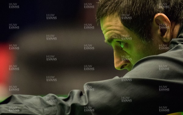 010318 - Welsh Open Snooker, Motorpoint Arena, Cardiff - Ronnie O'Sullivan during his third round match against David Grace