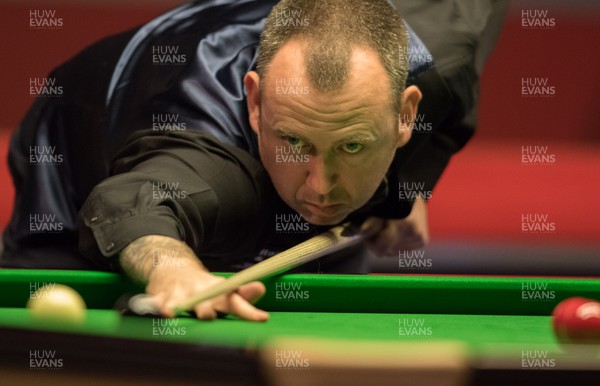 010318 - Welsh Open Snooker, Motorpoint Arena, Cardiff - Mark Williams of Wales during his third round match against Martin Gould of England