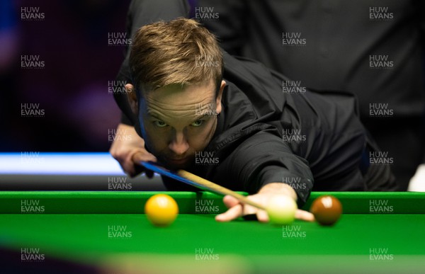 040322 Bet Victor Welsh Open 2022 - Ali Carter in action during his match against Jack Lisowski at the Bet Victor Welsh Open in Newport