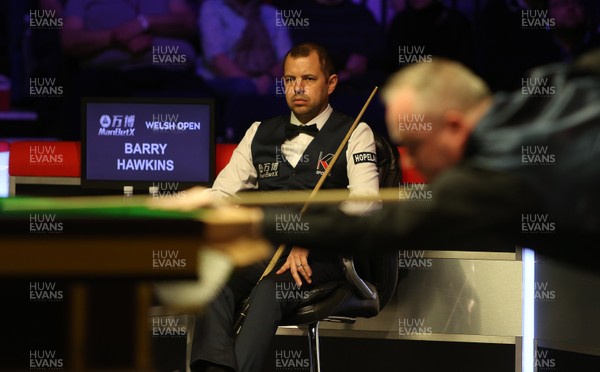 040318 - Welsh Open Snooker Final - Barry Hawkins during play